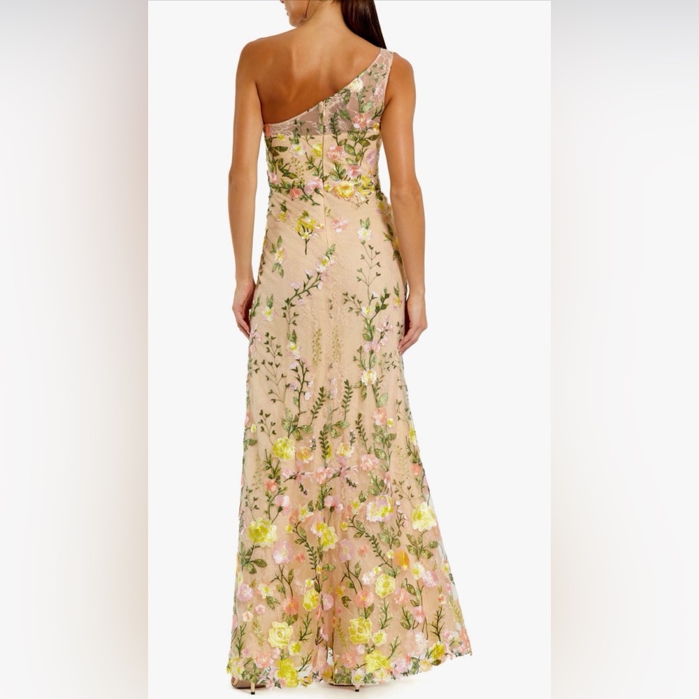MacDuggal Formal Stunner - Picture 3 of 17